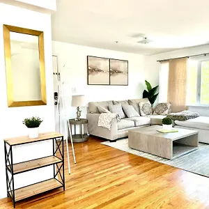 Stylish Evergreen By Airport , Newark United States